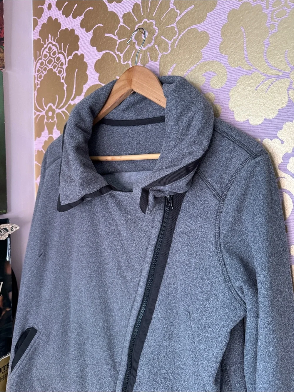 Lululemon Women’s Gray Asymmetrical Zip Jacket size 8